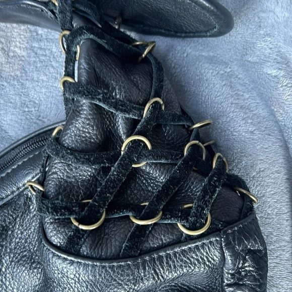 JACQUELINE JARROT Black Leather w Woven Suede & Metal Ring Accents Shoulder Bag - Picture 7 of 12